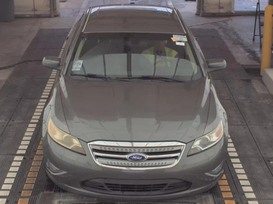 2012 Ford Taurus SEL photo 1