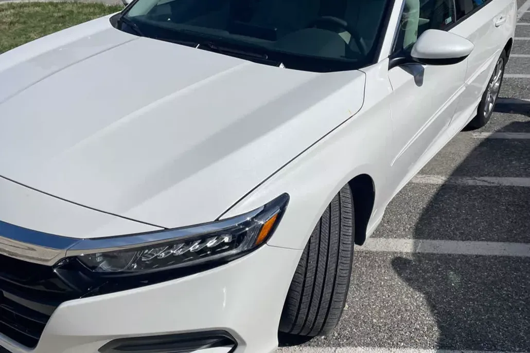 2019 Honda Accord LX 1.5T photo 1