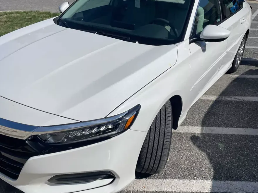 2019 Honda Accord LX 1.5T photo 1