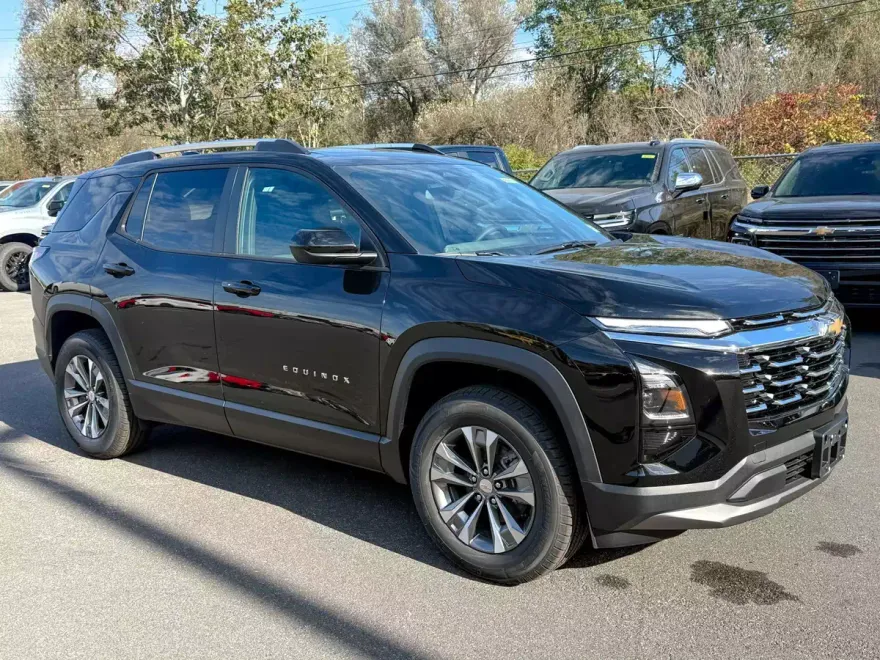 2026 Chevrolet Equinox LT photo 1