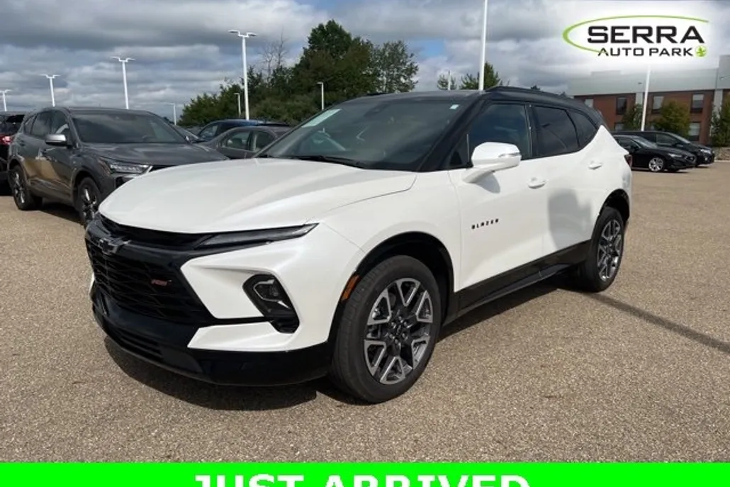 2023 Chevrolet Blazer RS photo 1