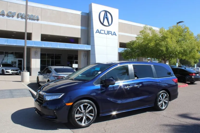 2023 Honda Odyssey Touring photo 1