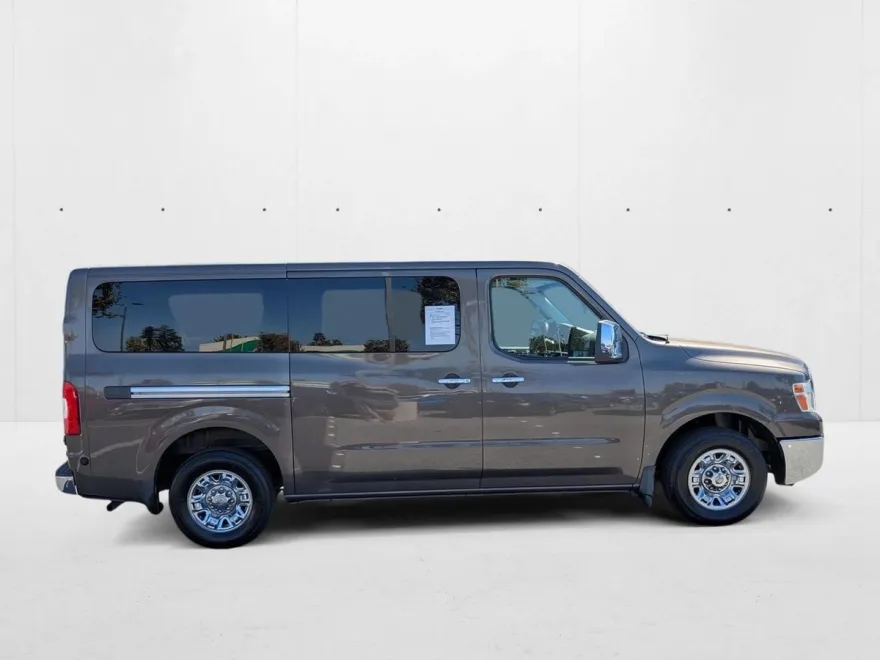 2015 Nissan NV3500 photo 1