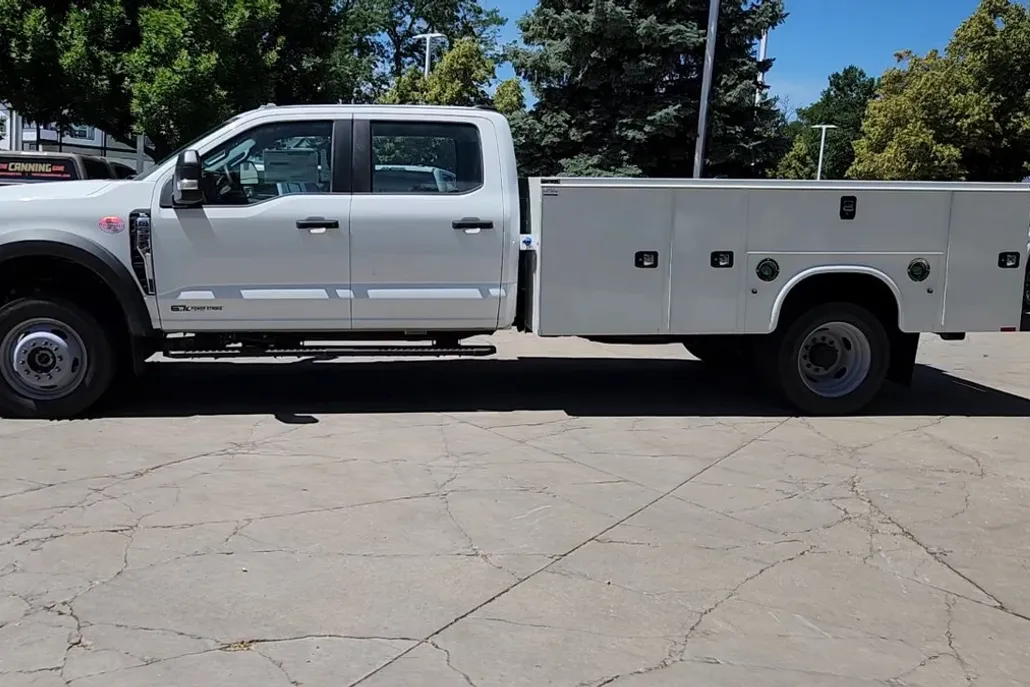 2025 Ford F-550 XL photo 1