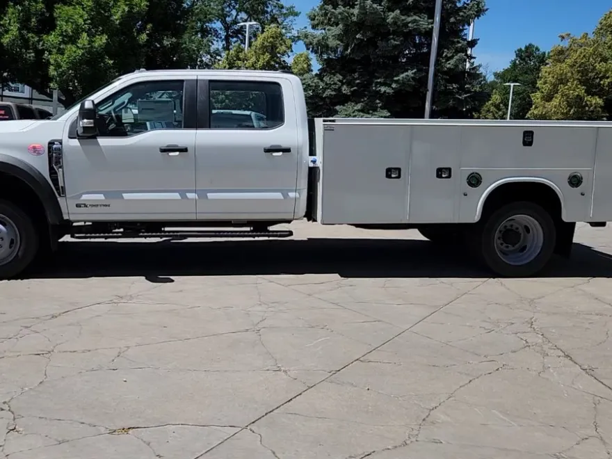 2025 Ford F-550 XL photo 1