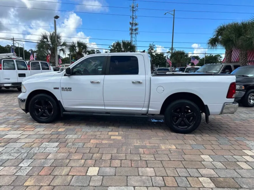 2013 Ram 1500 SLT photo 1