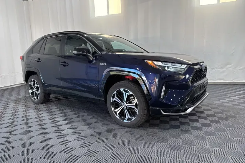 2023 Toyota RAV4 Prime XSE Premium photo 1