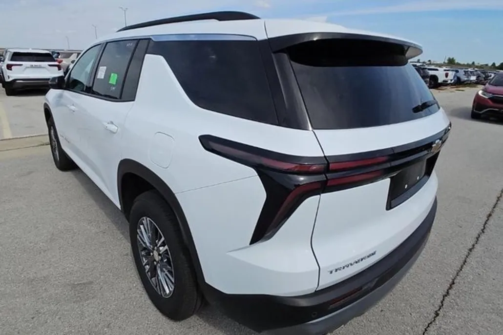 2025 Chevrolet Traverse photo 1