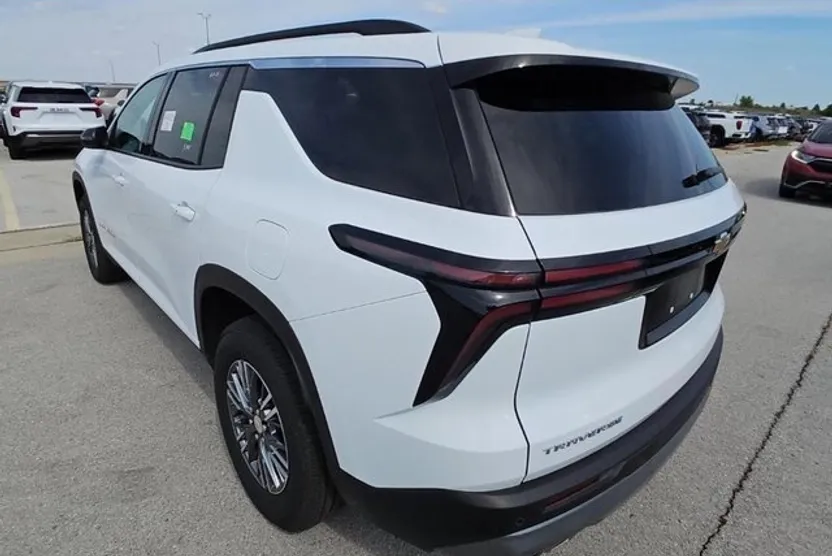 2025 Chevrolet Traverse photo 1