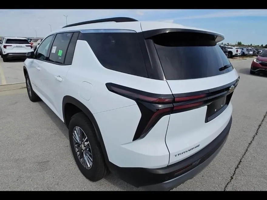 2025 Chevrolet Traverse photo 1