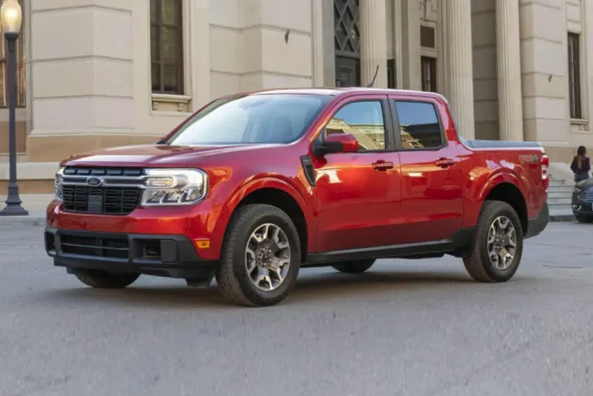 2024 Ford Maverick XLT photo 1
