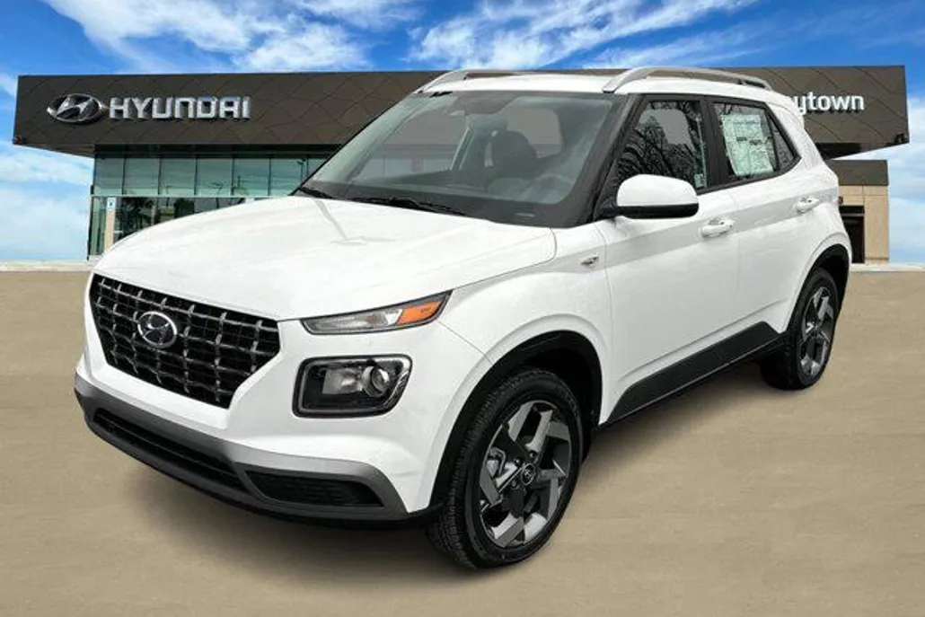 2025 Hyundai Venue SEL photo 1