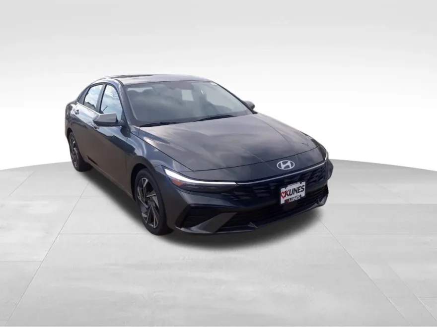 2025 Hyundai Elantra SEL Convenience photo 1