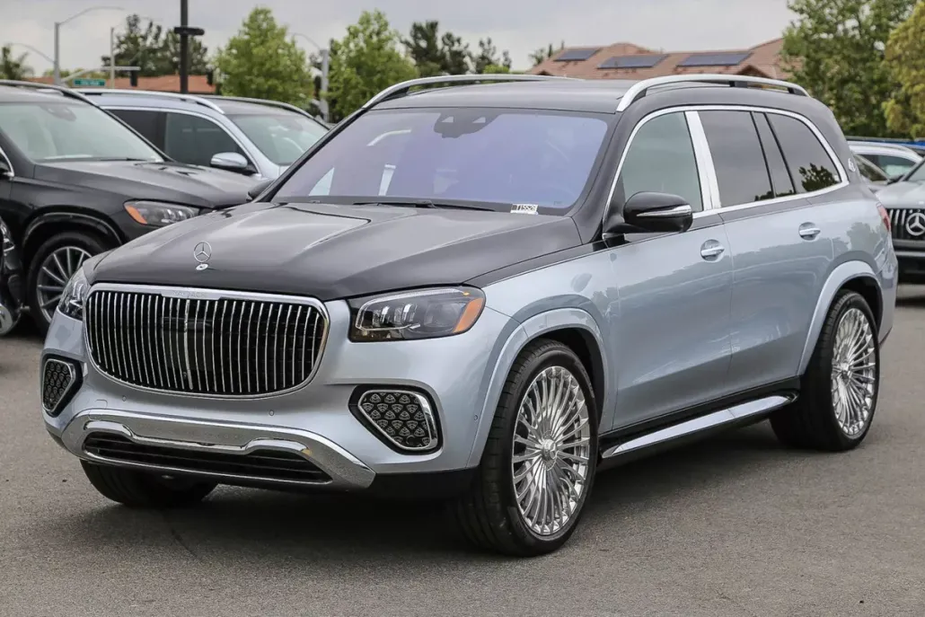 2025 Mercedes Benz GLS Maybach 600 photo 1