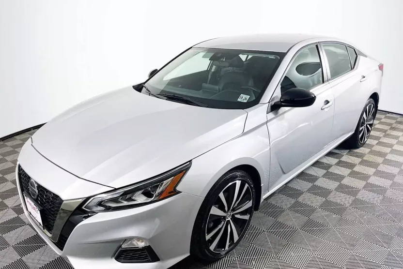 2021 Nissan Altima 2.5 SR photo 1