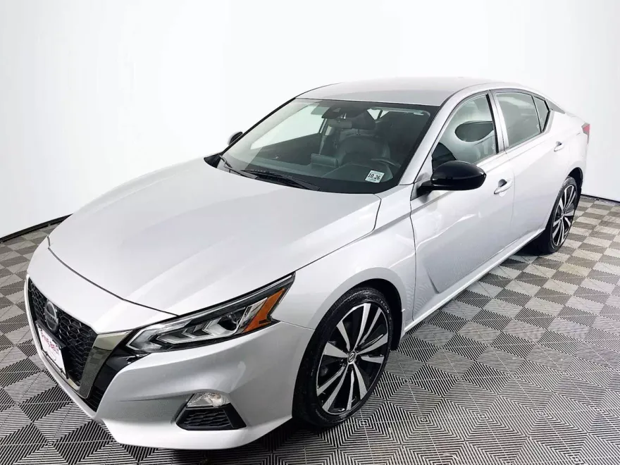 2021 Nissan Altima 2.5 SR photo 1