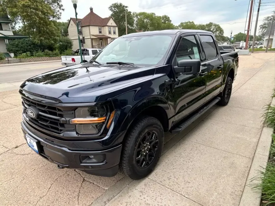 2025 Ford F-150 XLT photo 1