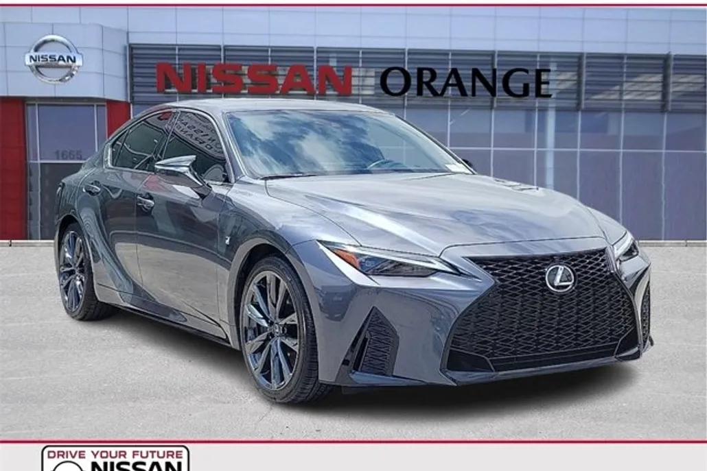 2023 Lexus IS 350 F SPORT photo 1