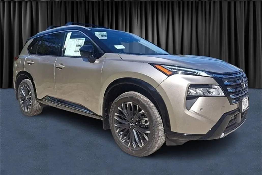2026 Nissan Rogue Platinum photo 1