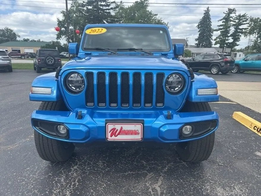 2022 Jeep Wrangler Unlimited Sahara High Altitude photo 4