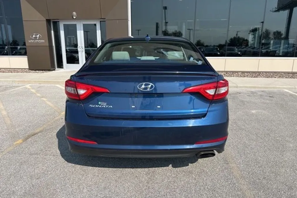 2017 Hyundai Sonata Base photo 1