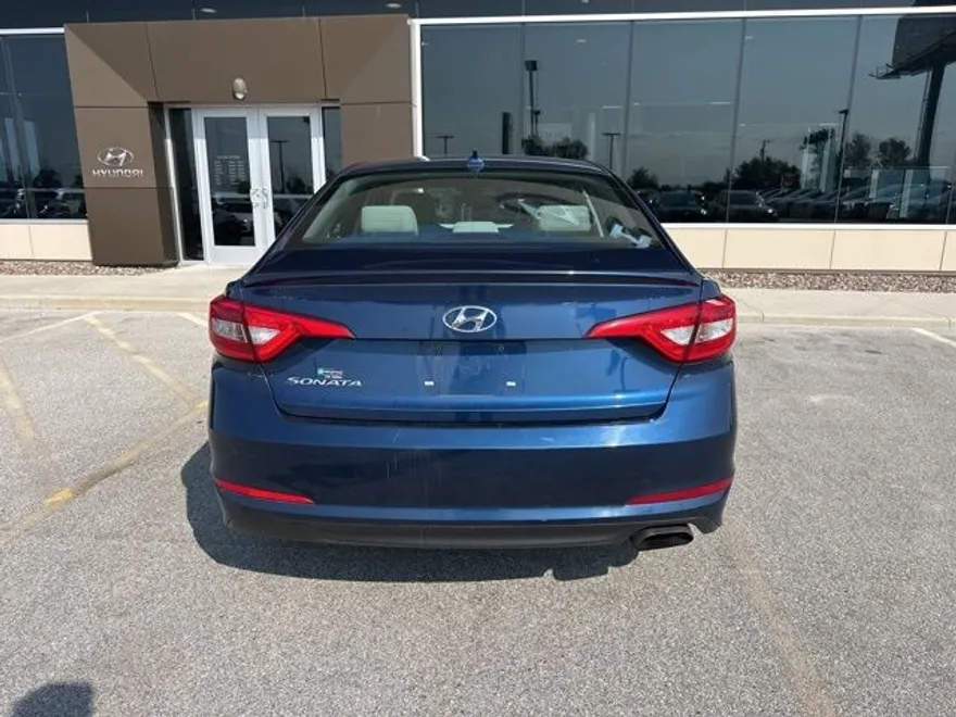 2017 Hyundai Sonata Base photo 1
