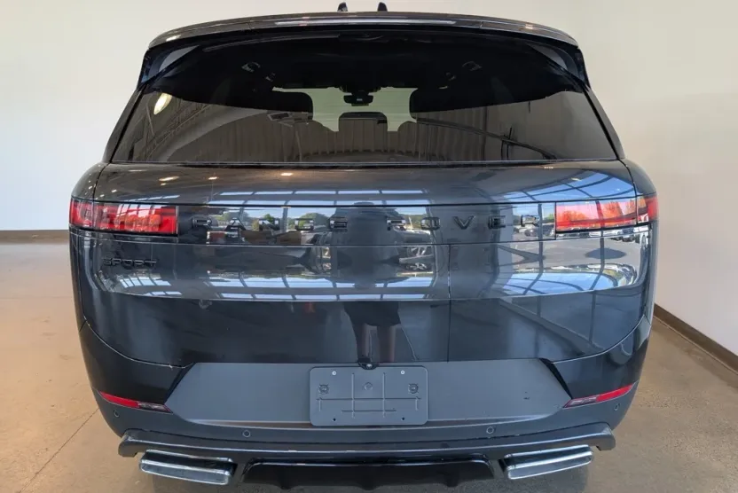 2025 Land Rover Range Rover Sport SE photo 1