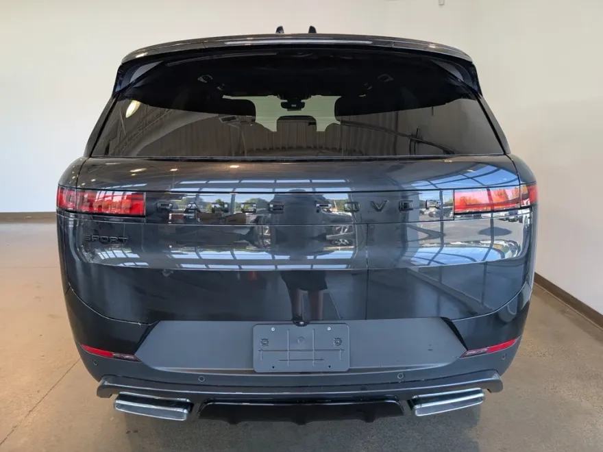 2025 Land Rover Range Rover Sport SE photo 1