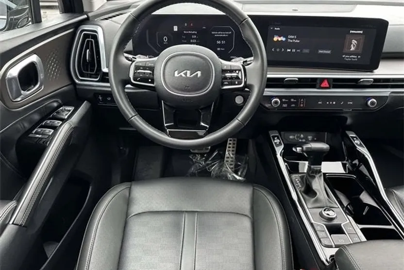 2024 Kia Sorento SX photo 1