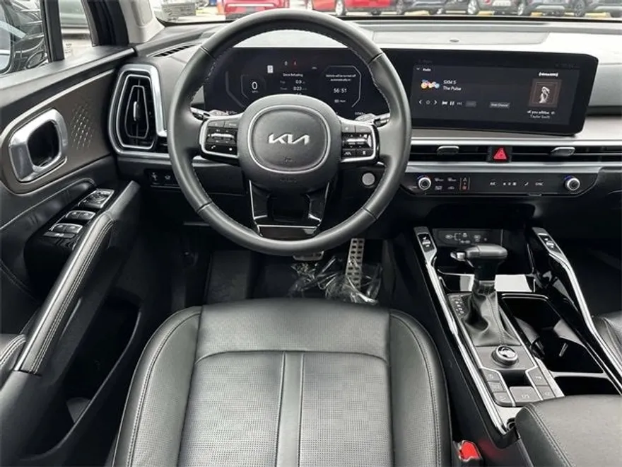2024 Kia Sorento SX photo 1