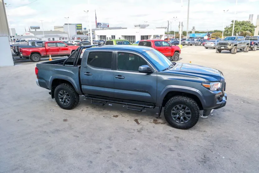 2023 Toyota Tacoma SR5 photo 1