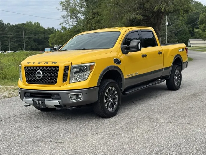 2016 Nissan Titan PRO-4X photo 1