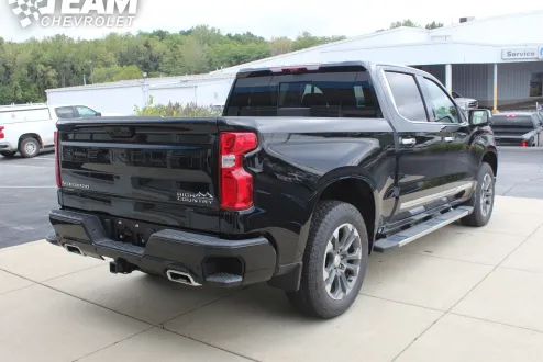 2026 Chevrolet Silverado 1500 High Country photo 2