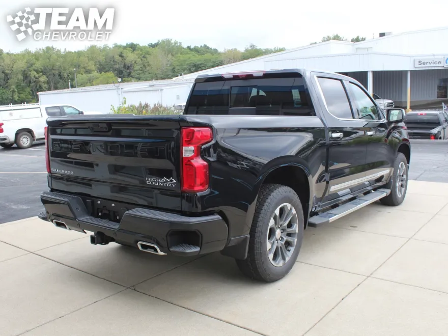 2026 Chevrolet Silverado 1500 High Country photo 2