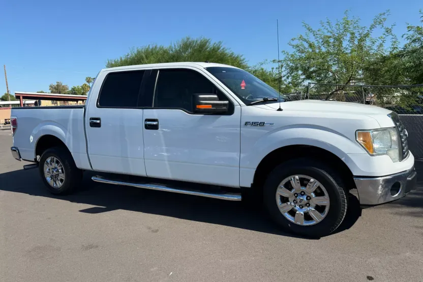 2010 Ford F-150 XLT photo 1