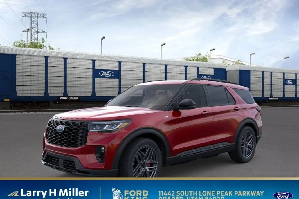2025 Ford Explorer ST-Line photo 1