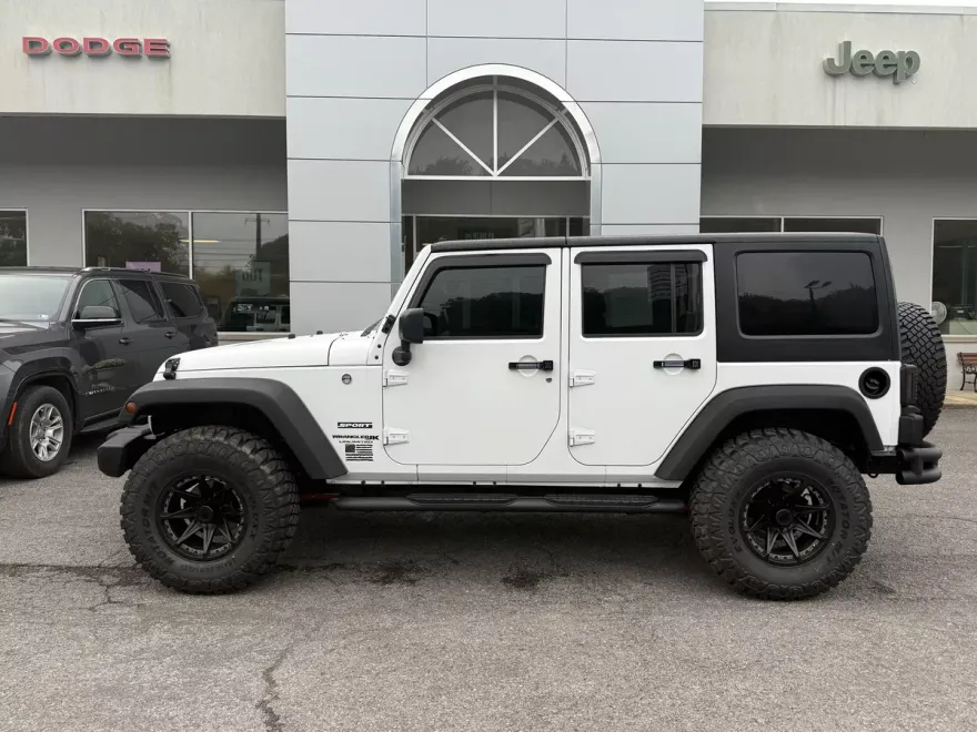2018 Jeep Wrangler Unlimited Sport photo 1