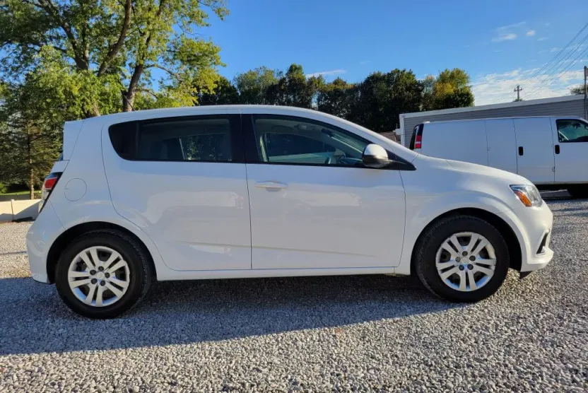 2020 Chevrolet Sonic photo 1