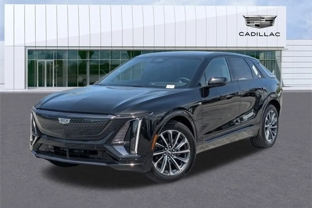 2025 Cadillac Lyriq Sport photo 1