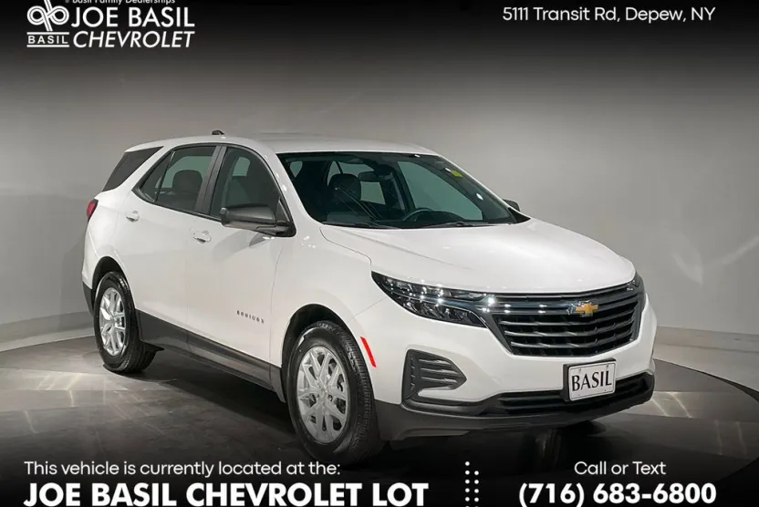 2023 Chevrolet Equinox LS photo 1