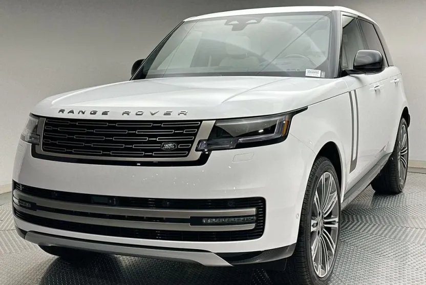 2025 Land Rover Range Rover SE photo 1
