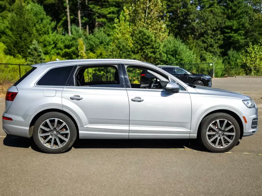 2017 Audi Q7 3.0T Premium Plus photo 1