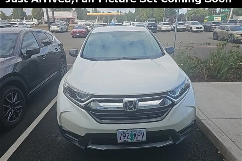 2017 Honda CR-V LX photo 1