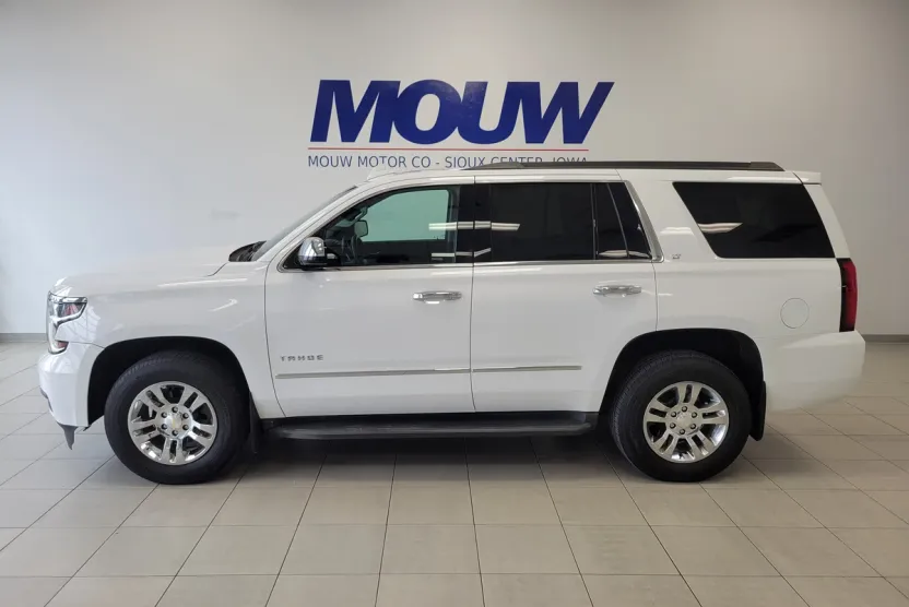 2017 Chevrolet Tahoe LT photo 1