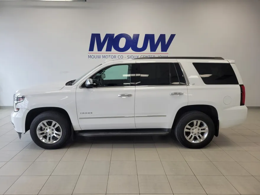 2017 Chevrolet Tahoe LT photo 1