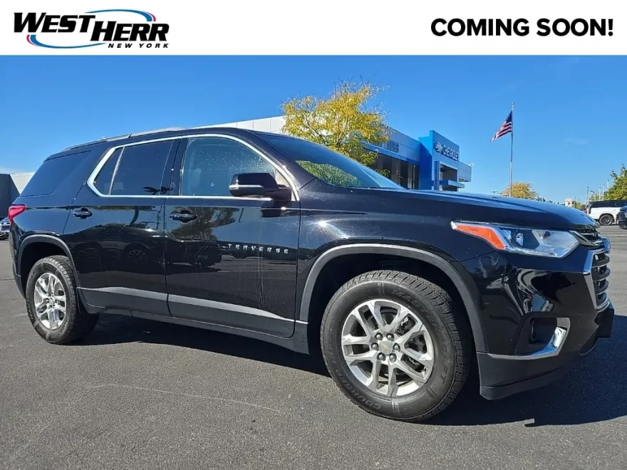 2021 Chevrolet Traverse Leather photo 1