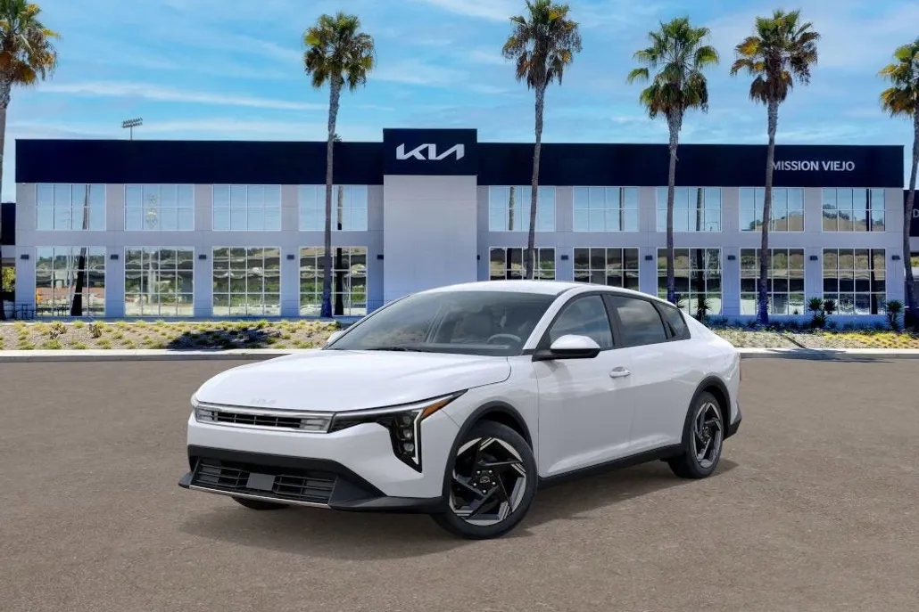2025 Kia K4 EX photo 1