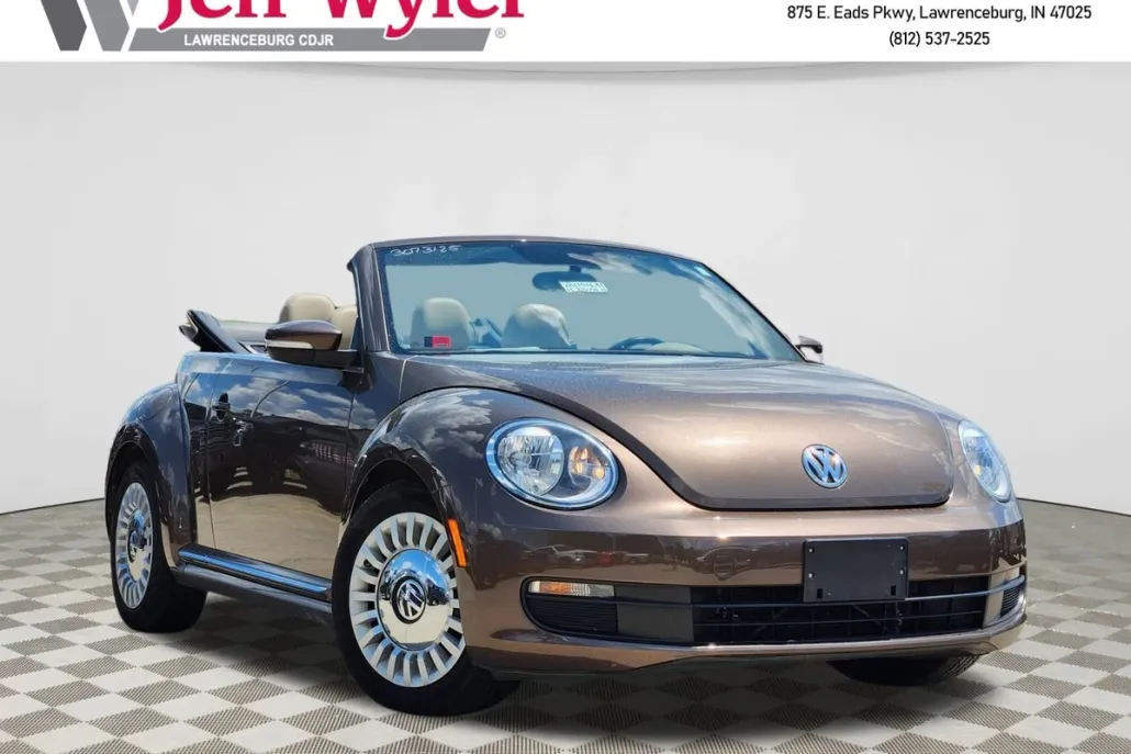 2013 Volkswagen Beetle Convertible 2.5L photo 1