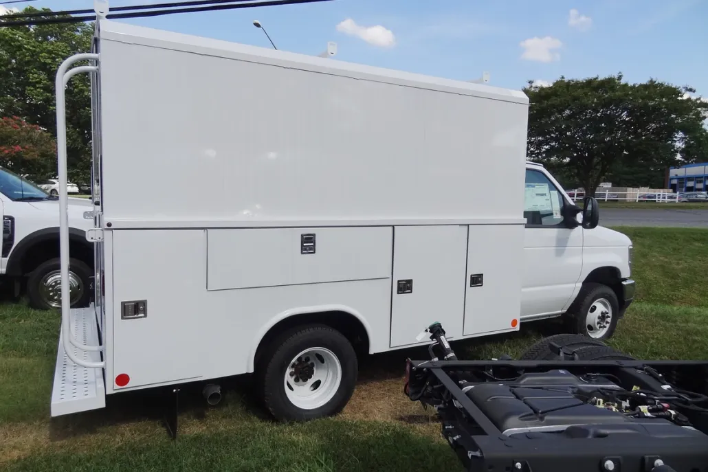 2026 Ford E-350 Base photo 1
