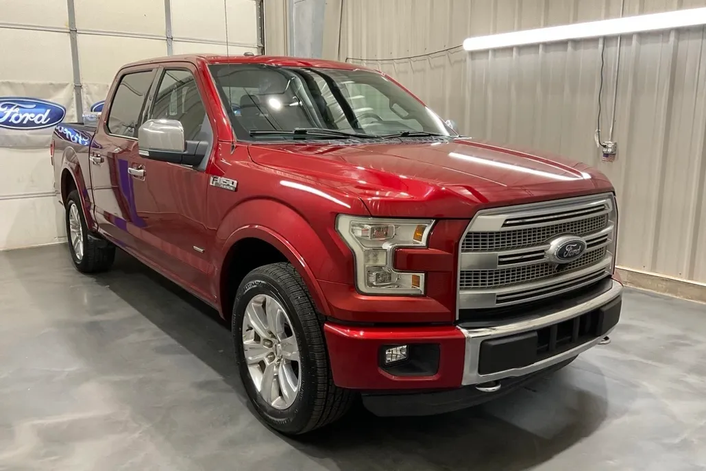 2015 Ford F-150 Platinum photo 1